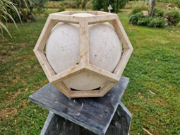 Dodécaèdre avec sphère encachassée, géométrie sacrée